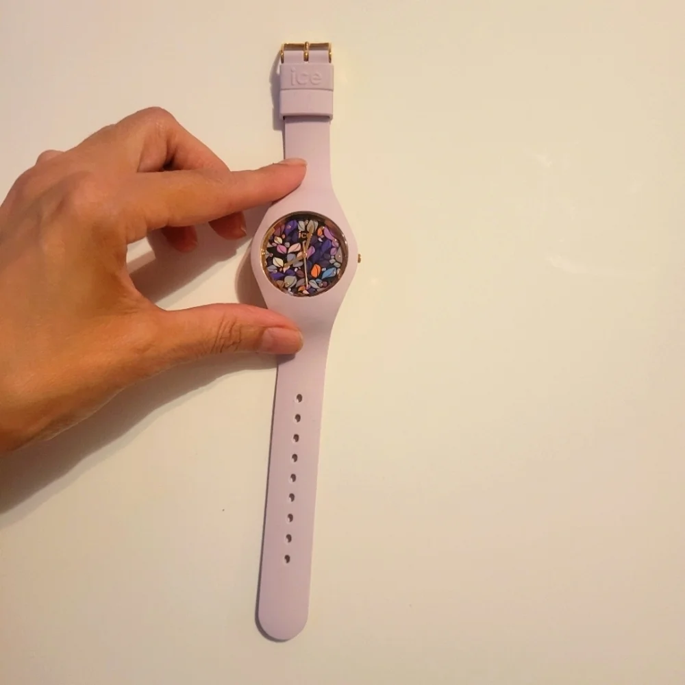 Ice Silicone Lavender Watch With Floral Design‎ NWOT